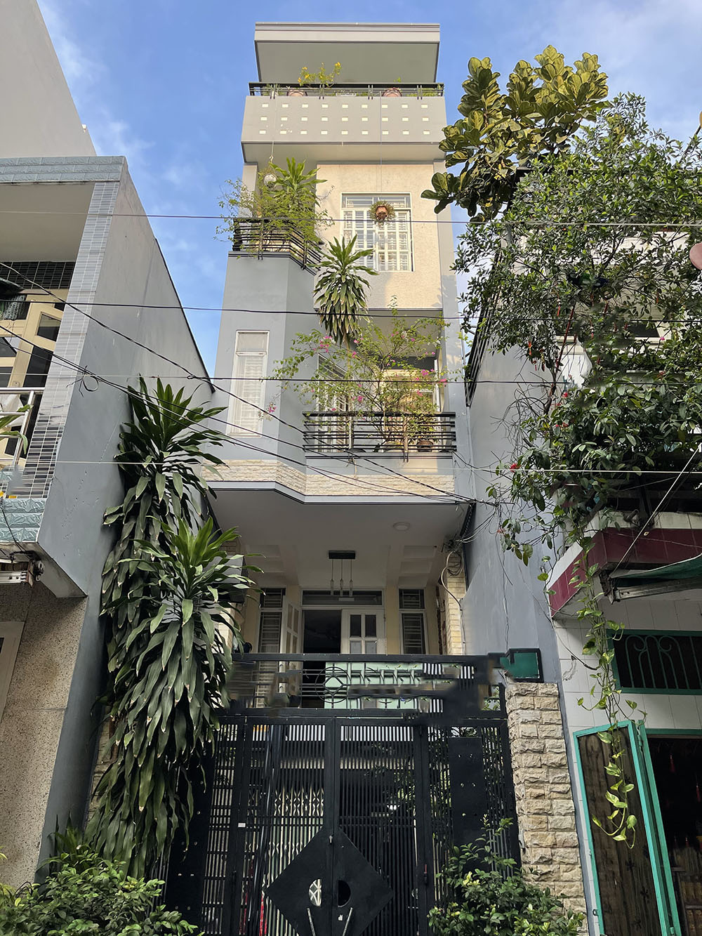 Bán nhà Trường Sa, Quận Phú Nhận 3 lầu hẻm nhựa 7m, hẻm 2 ôtô 7 chỗ tránh nhau, khu VIP